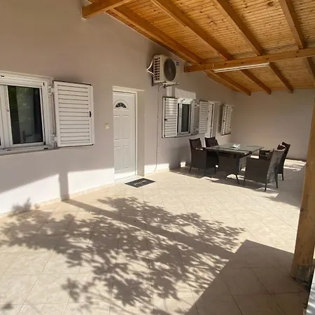 Nefele - Athens Airport Holiday home *